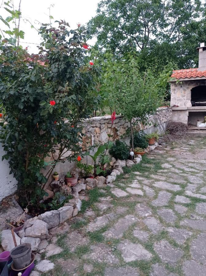 Apartment Silvija Vinisce Exterior photo